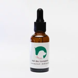 Fleurs de Bach mal des transports. Flacon de fleurs de Bach pour atténuer le mal des transports chez les chiens, avec étiquette portant un logo vert représentant un cheval et un chien.